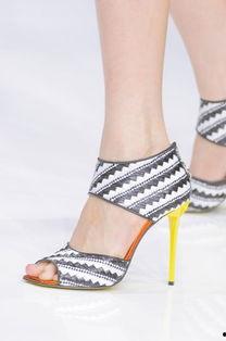 国产潮鞋炒作视频大全,揭秘潮流背后的商业奥秘 第2张 国产潮鞋炒作视频大全,揭秘潮流背后的商业奥秘 第2张